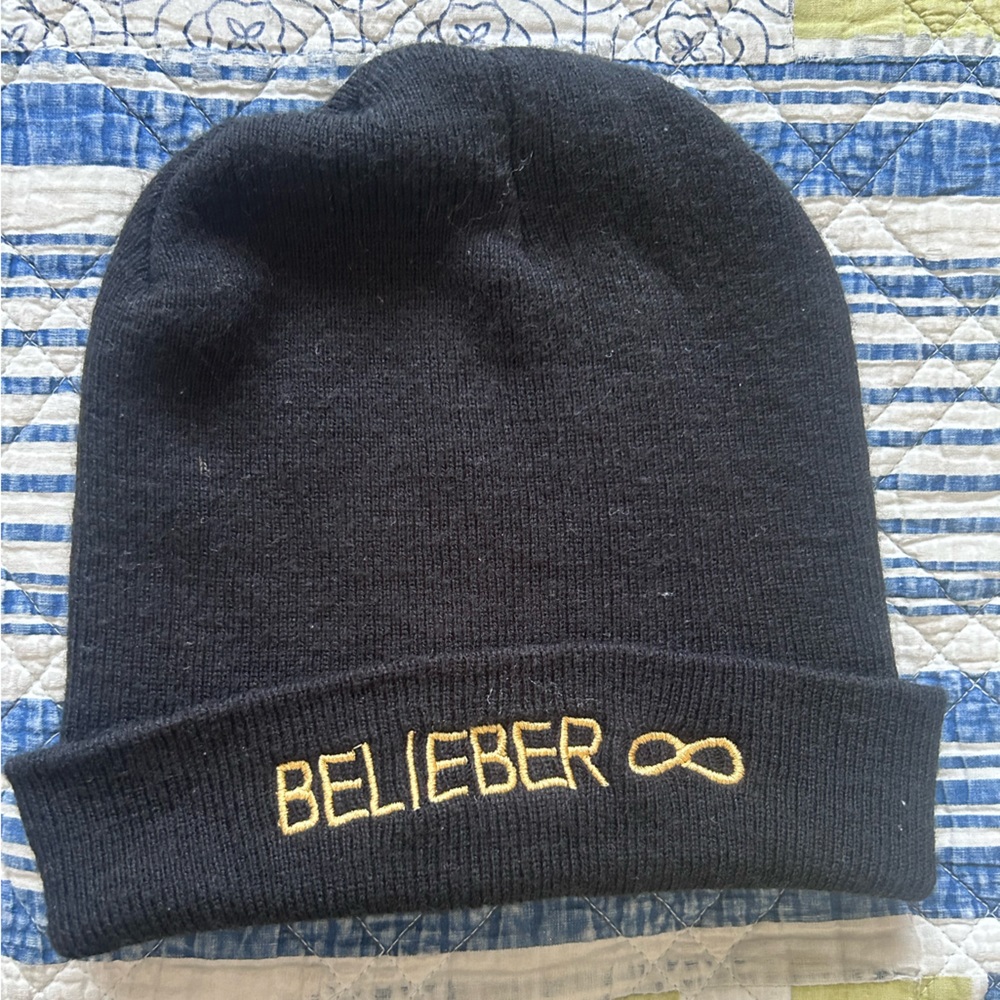 Belieber beanie (black)